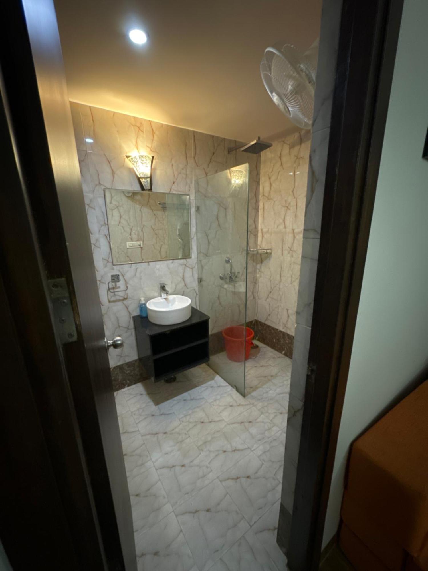 Pearl Suites At Omex Entrenity Вриндавана Экстерьер фото