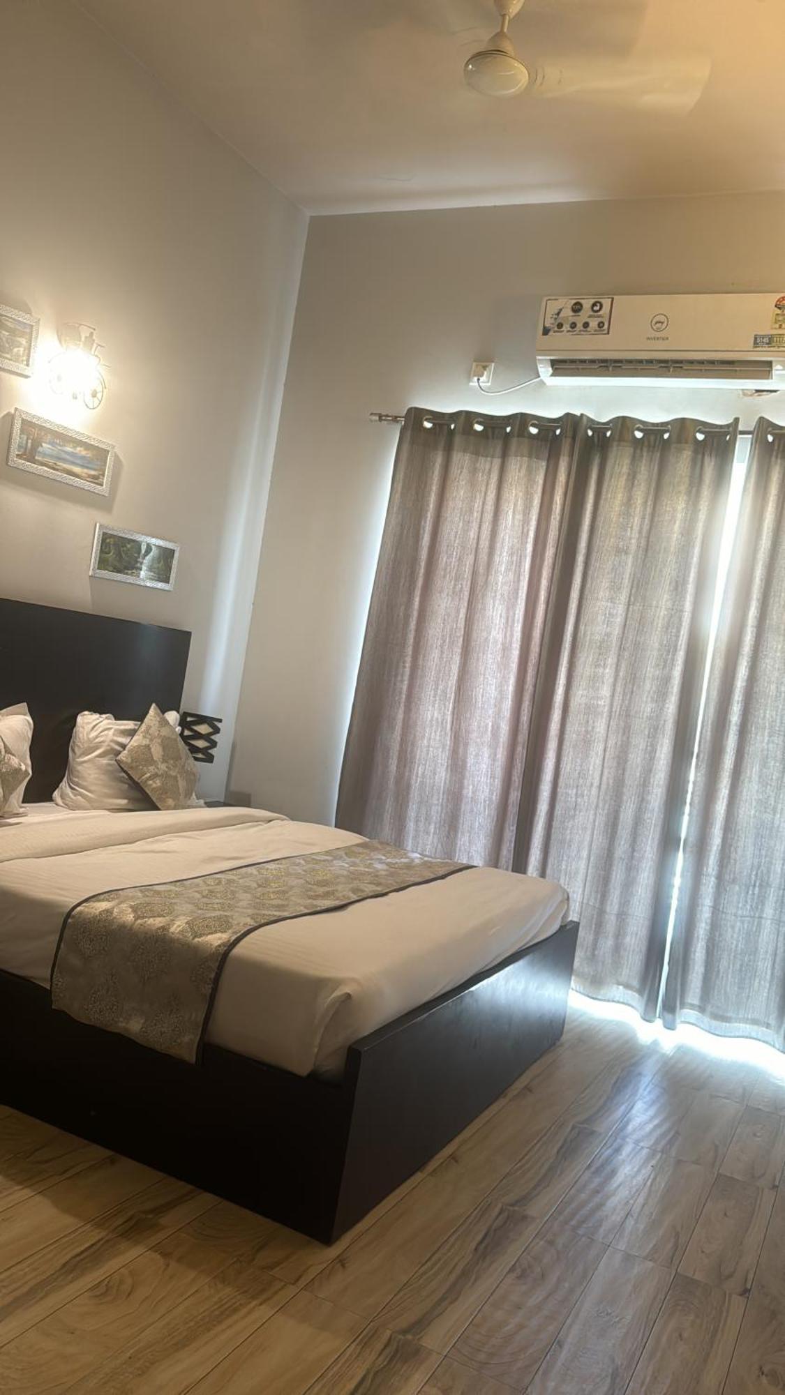 Pearl Suites At Omex Entrenity Вриндавана Экстерьер фото